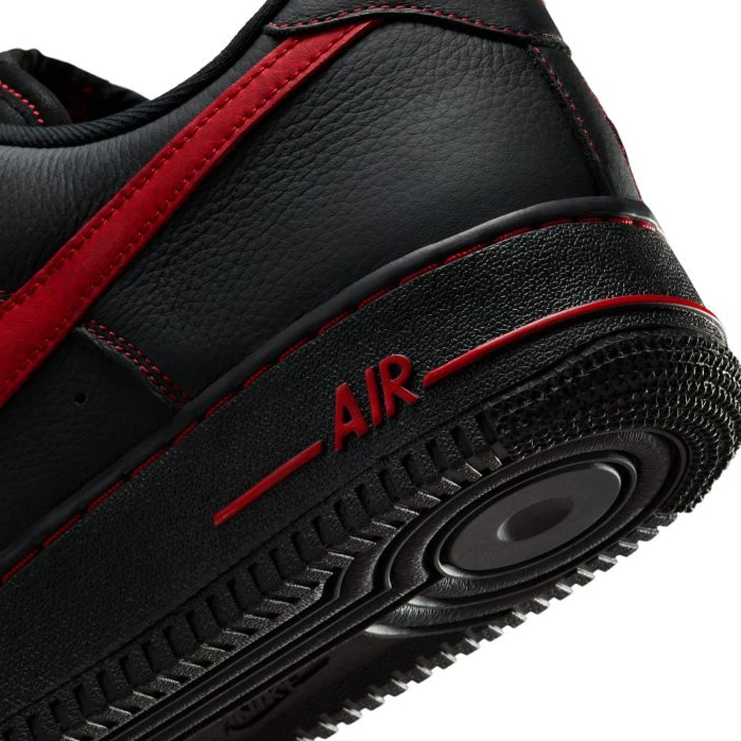 Nike Air Force 1 Low '07 LV8 'Bred' (2025)