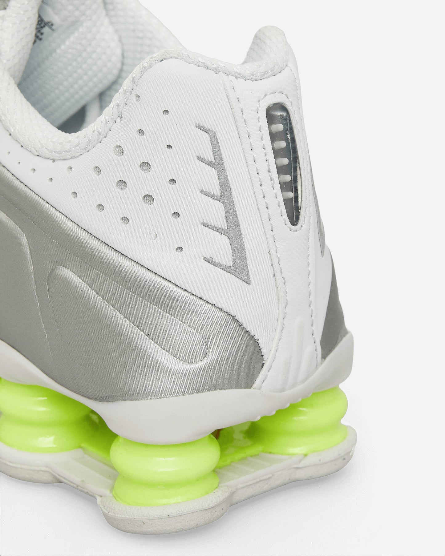 Women's Shox R4 Sneakers White / Metallic Silver / Volt