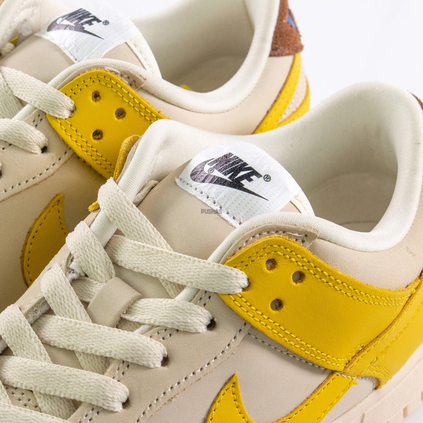 Dunk Low 'Banana' Women's (2022)