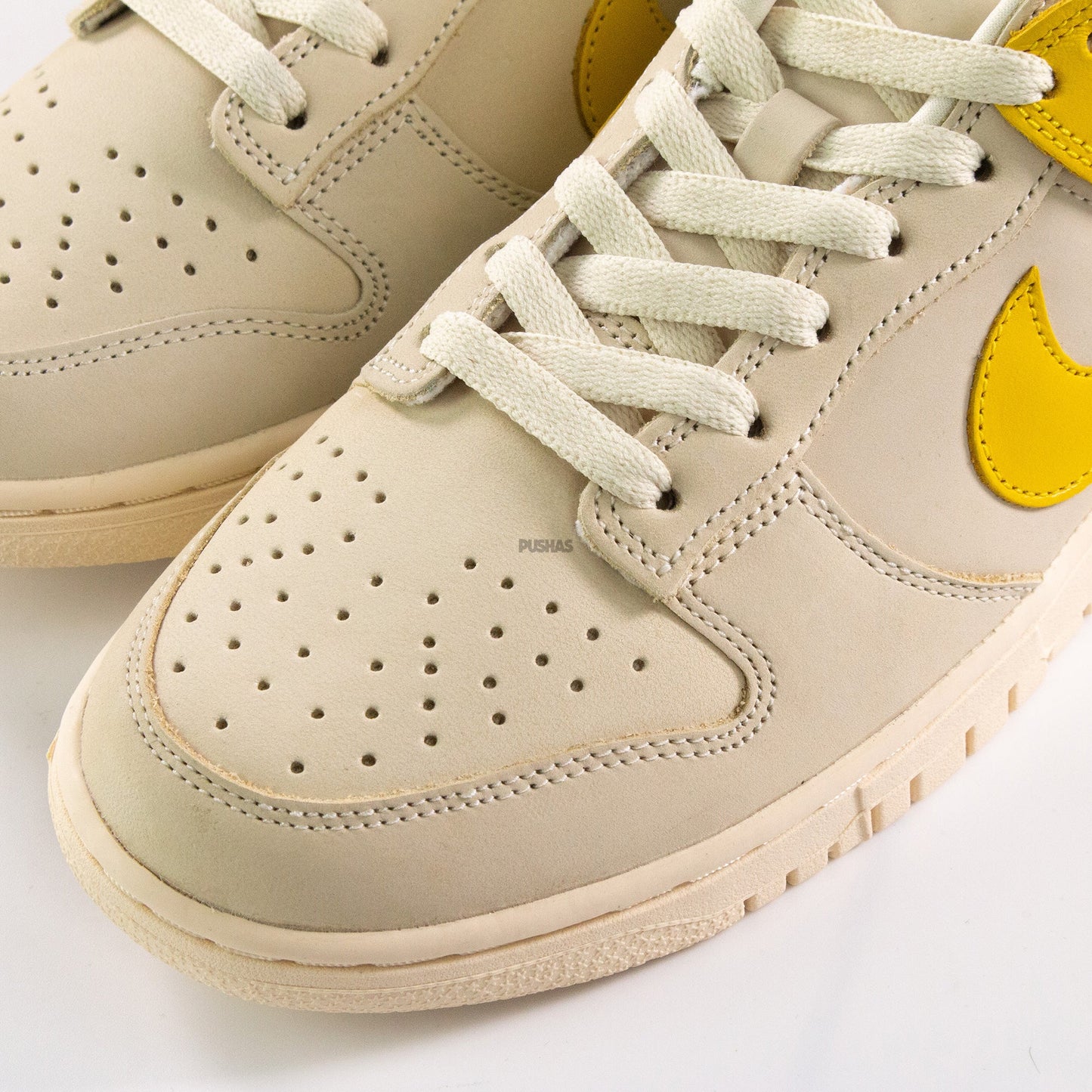Dunk Low 'Banana' Women's (2022)