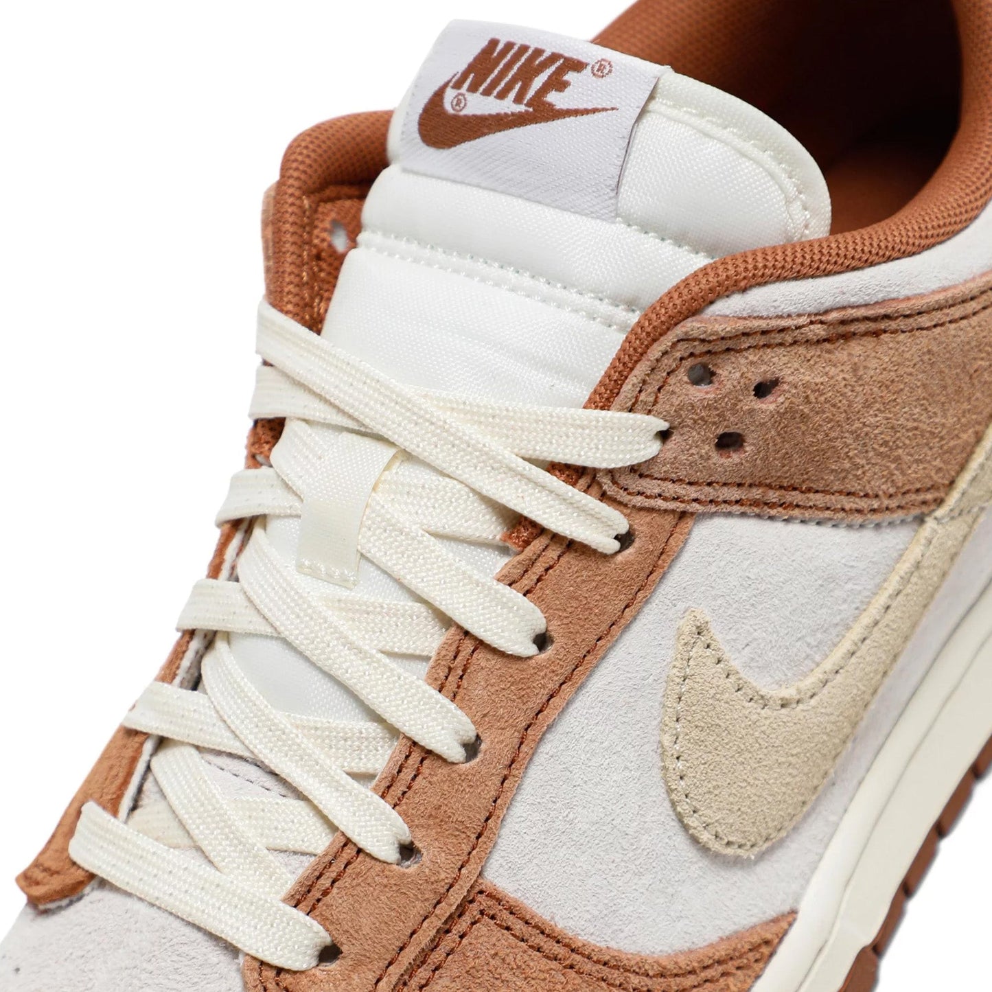 Dunk Low 'Medium Curry' (2021)