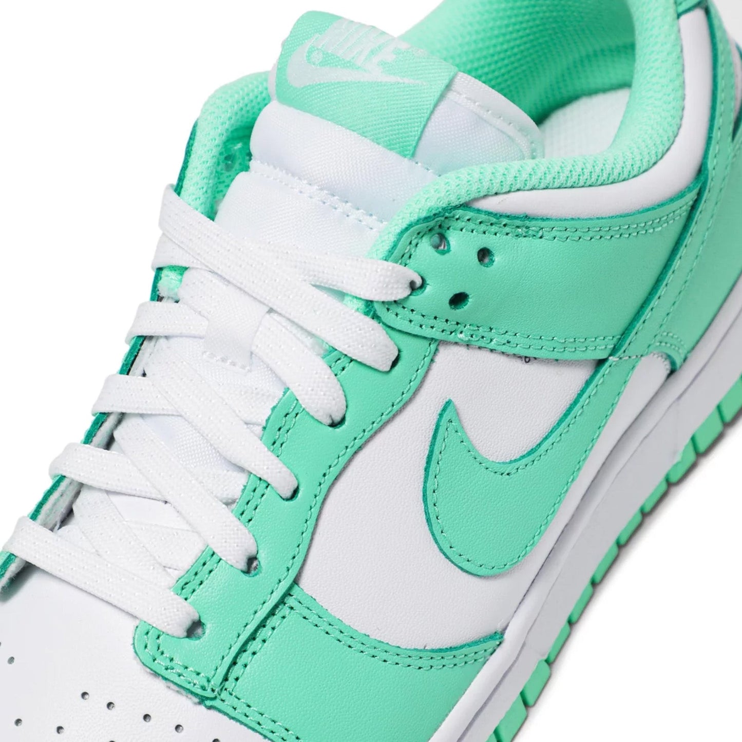 Dunk Low 'Green Glow' Women's (2021)