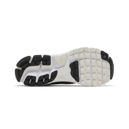 Zoom Vomero 5 'White Black' (2024)
