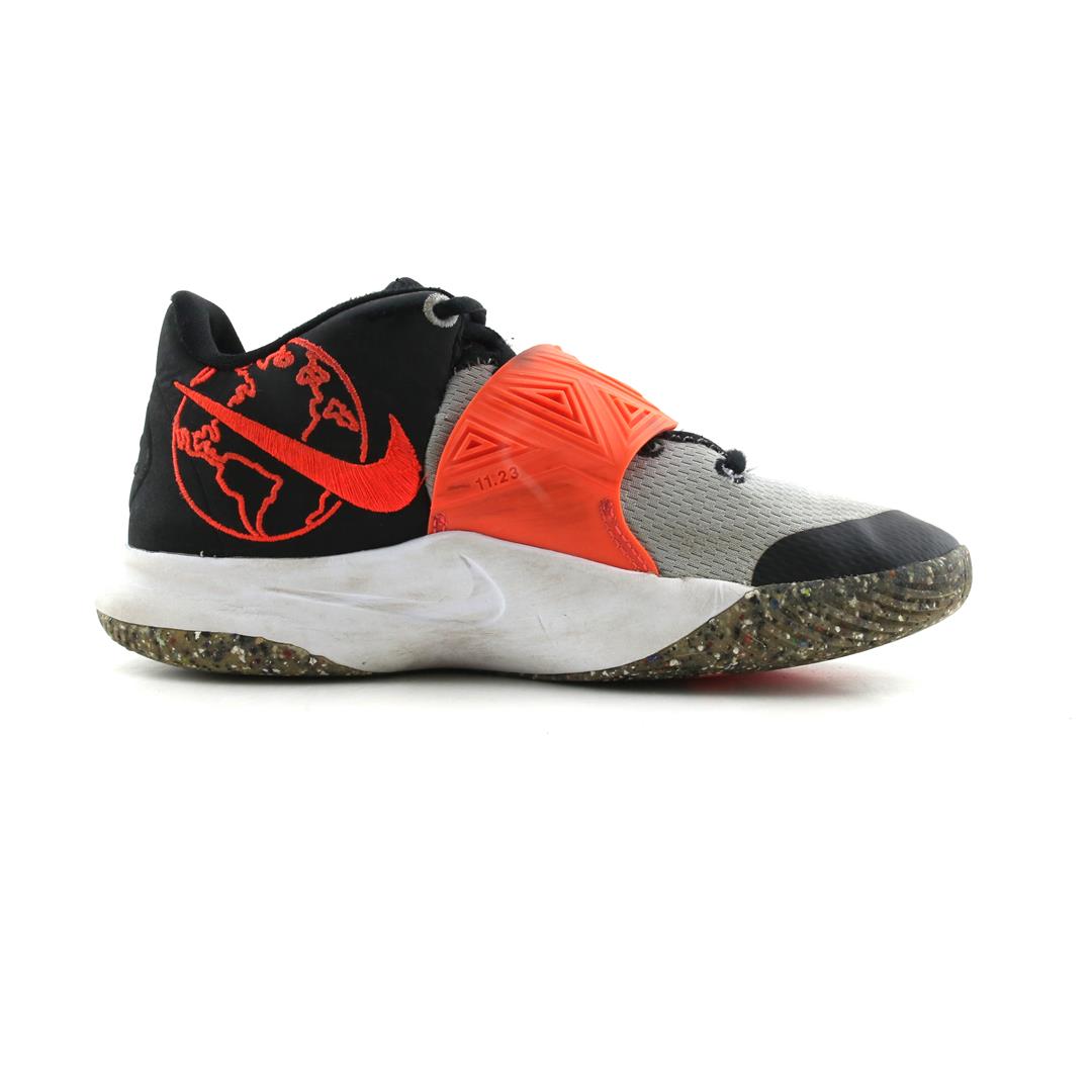 KYRIE FLYTRAP 3