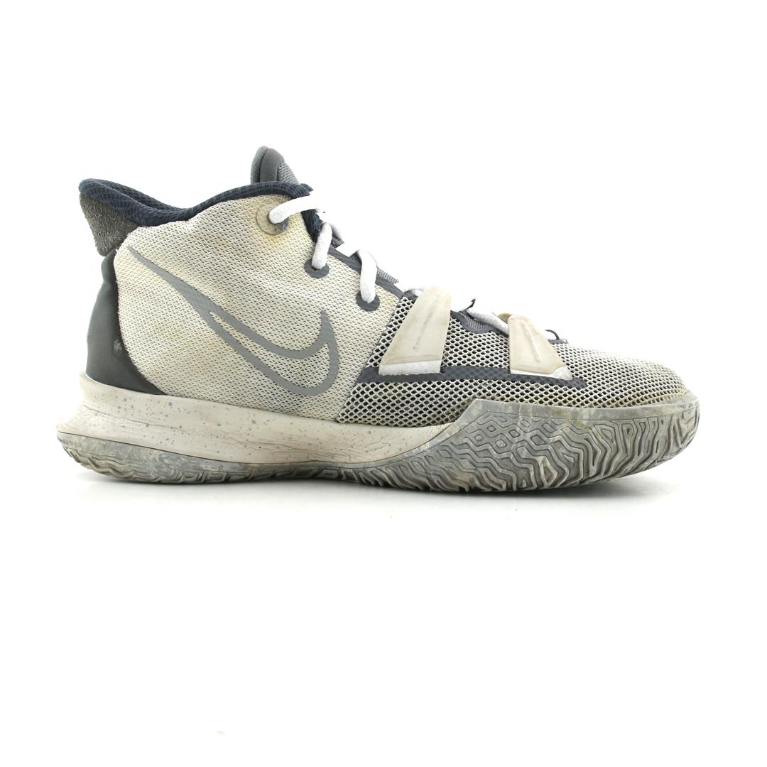 KYRIE 7
