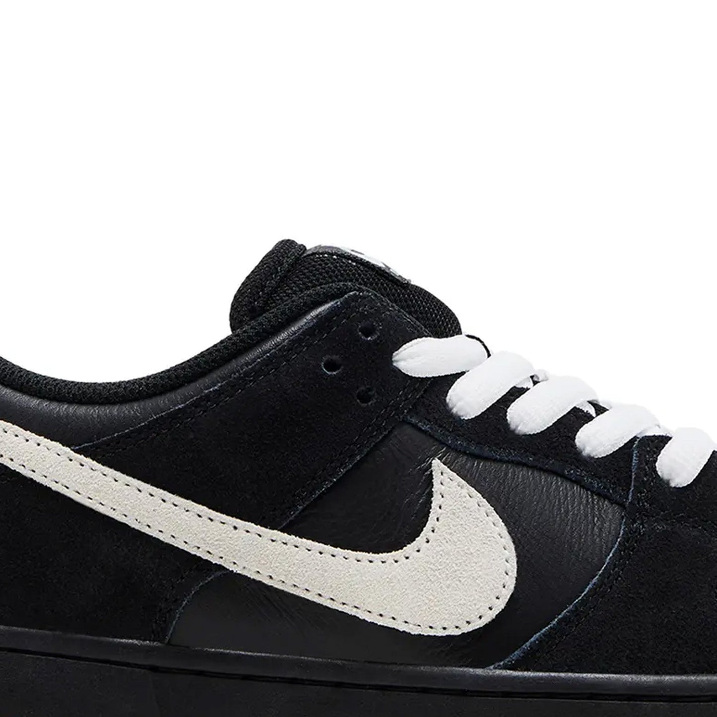 Dunk Low Pro SB 'Black White Gum' (2025)