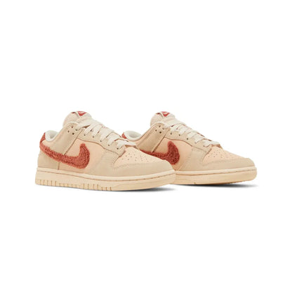 Dunk Low 'Terry Swoosh' W (2022)