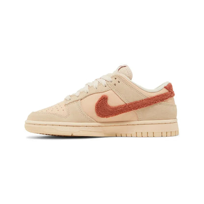 Dunk Low 'Terry Swoosh' W (2022)