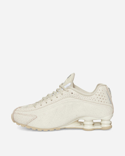 Shox R4 Sneakers Natural / Metallic Silver