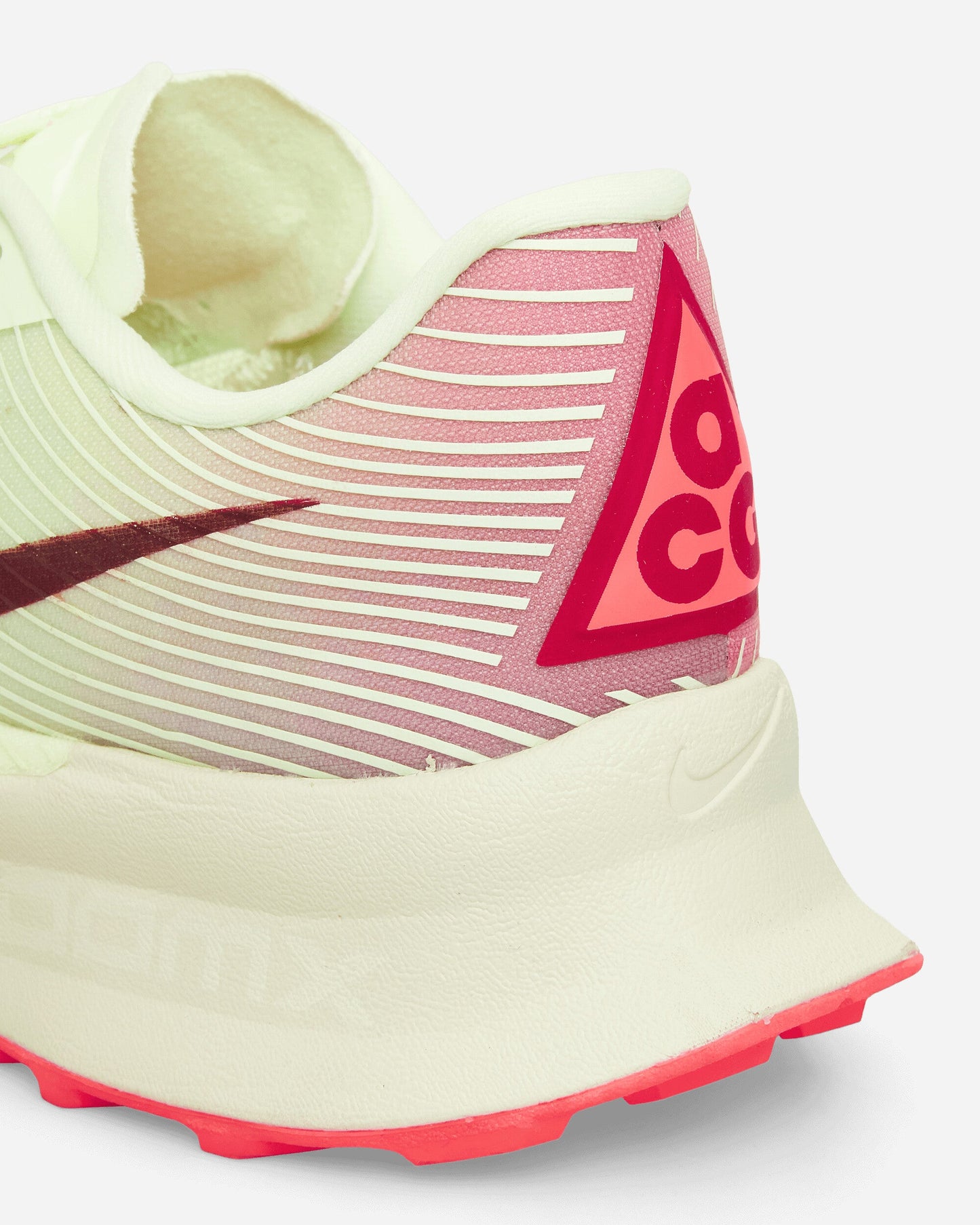 ACG Ultrafly Trail Sneakers Volt Tint / Burgundy Ash