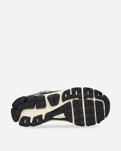Zoom Vomero 5 Sneakers Black / Metallic Silver / Coconut Milk / Chrome