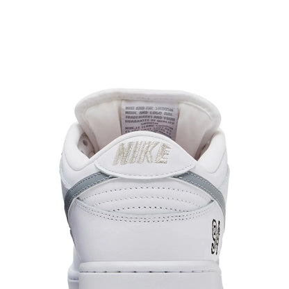 Dunk Low Supreme 94 'White Metallic Silver' (2025)