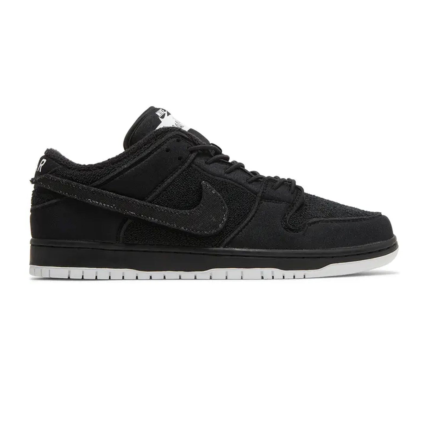 Nike SB Dunk Low x Gnarhunters 'Black' (2022)