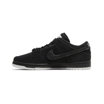 Nike SB Dunk Low x Gnarhunters 'Black' (2022)