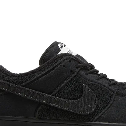 Nike SB Dunk Low x Gnarhunters 'Black' (2022)
