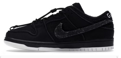 SB Dunk Low Gnarhunters