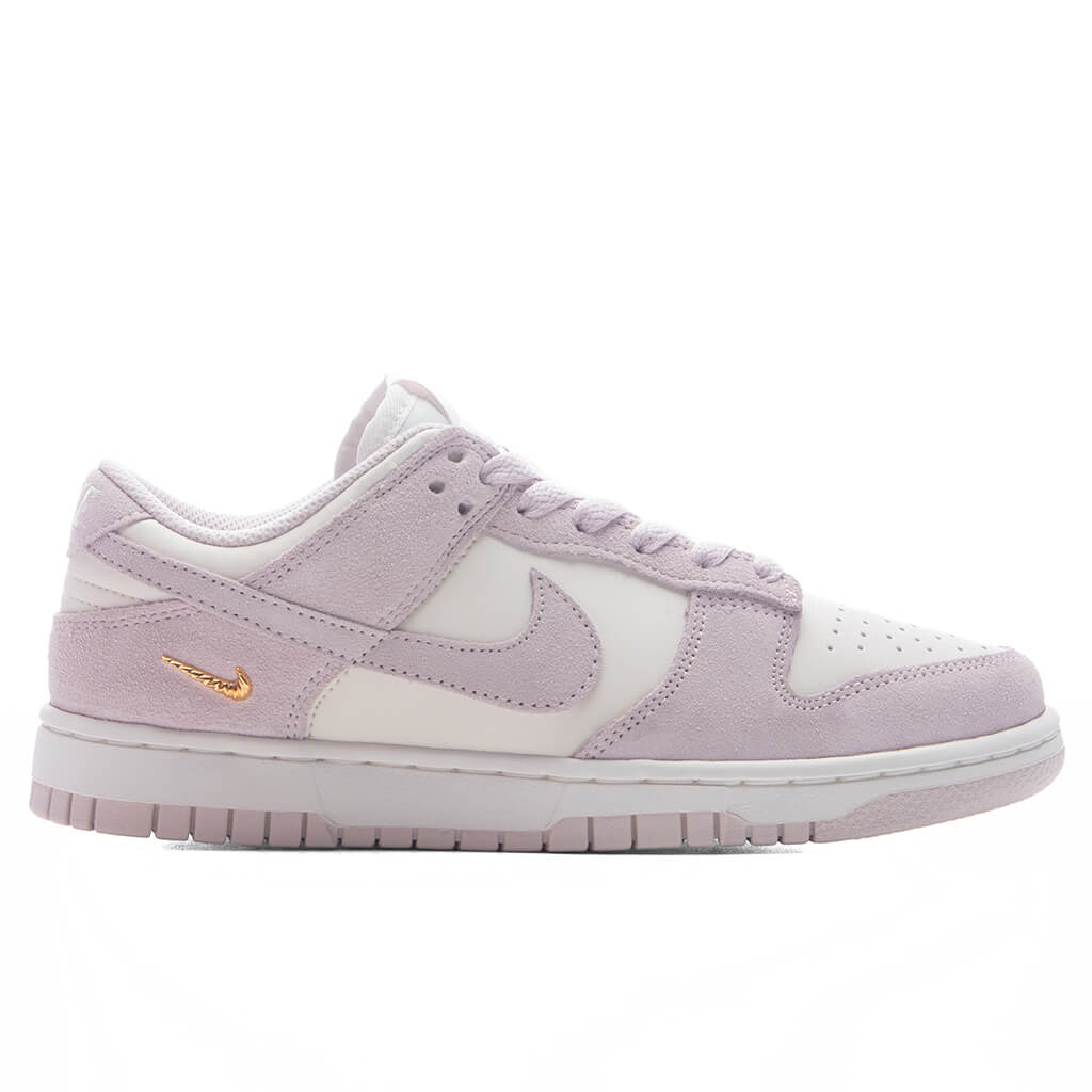 Women's Dunk Low SE - Sail/Pearl Pink/White/Metallic Gold