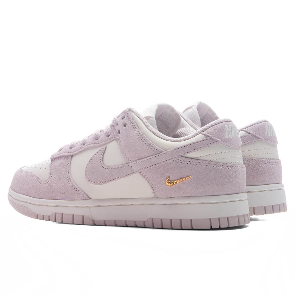 Women's Dunk Low SE - Sail/Pearl Pink/White/Metallic Gold