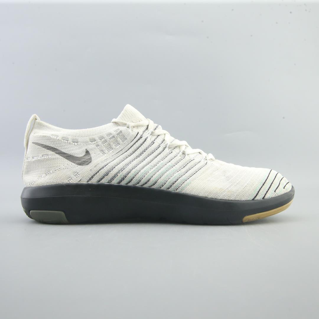 FREE TRANSFORM FLYKNIT