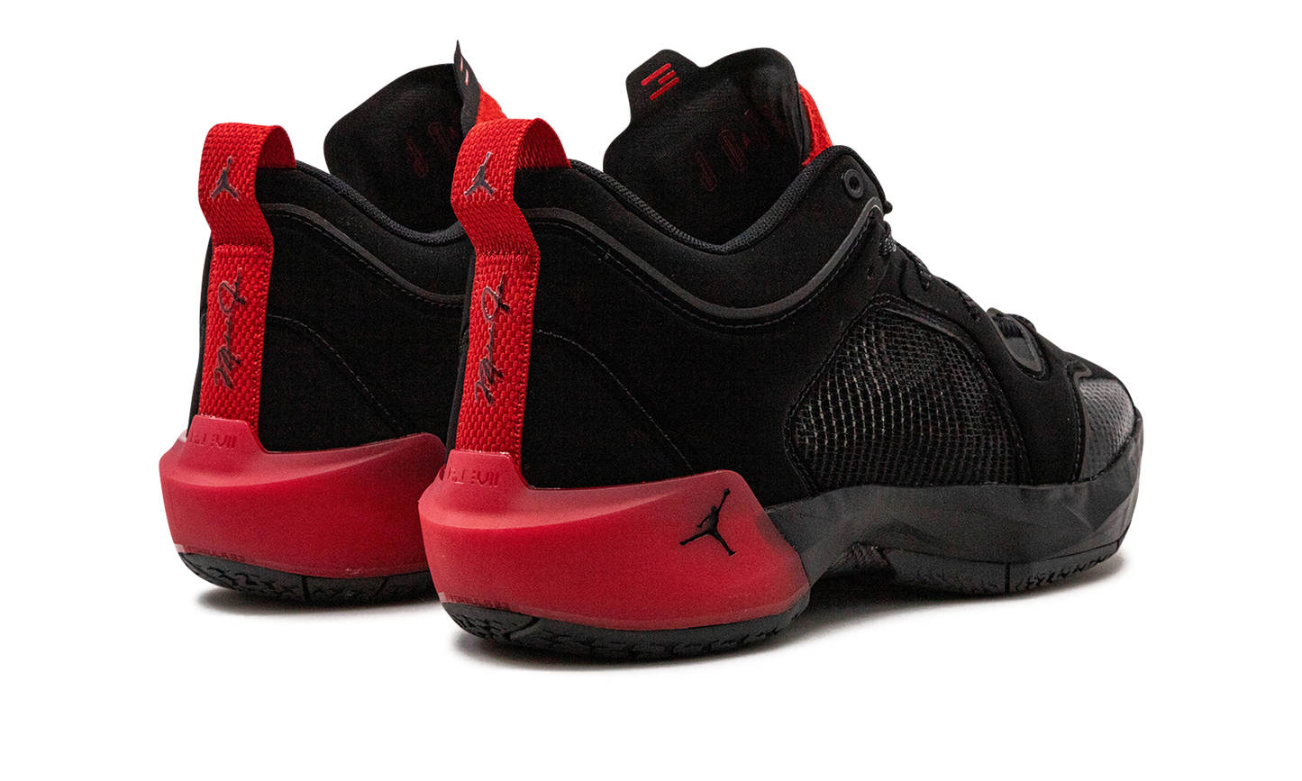 37 Low "Bred" DQ4122 007